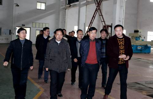 臨湘市委書記黃俊鈞一行到遠瑞立體停車設(shè)備考察調(diào)研